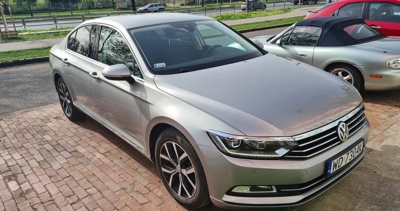 Volkswagen Passat cena 59900 przebieg: 156500, rok produkcji 2015 z Warszawa małe 191